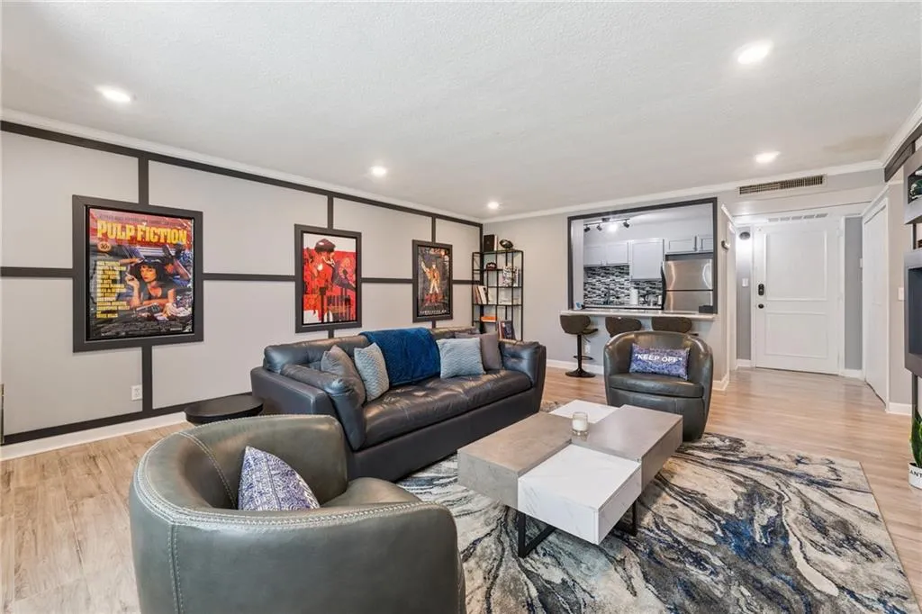 2965 Pharr Court South Nw Unit 512, Atlanta, Georgia 30305, 2 Bedrooms Bedrooms, ,2 BathroomsBathrooms,Residential,For Sale,2965 Pharr Court South Nw Unit 512,7617396