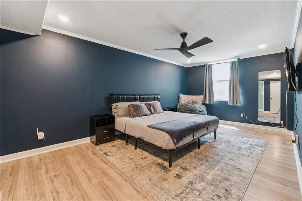 2965 Pharr Court South Nw Unit 512, Atlanta, Georgia 30305, 2 Bedrooms Bedrooms, ,2 BathroomsBathrooms,Residential,For Sale,2965 Pharr Court South Nw Unit 512,7617396
