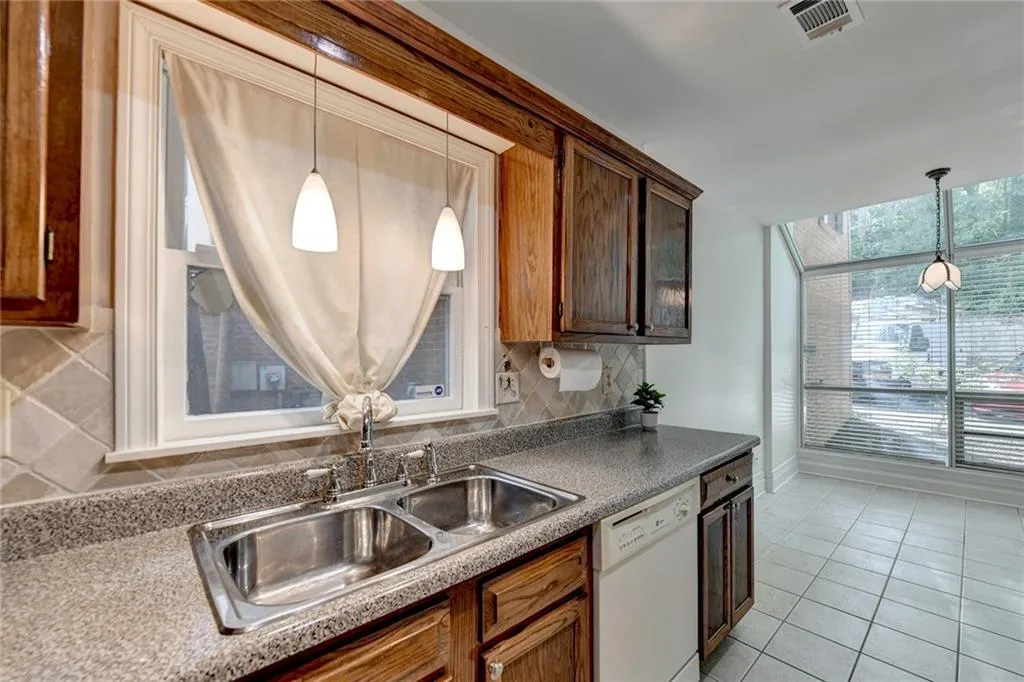 7500 Roswell Road Unit 65, Atlanta, Georgia 30350, 2 Bedrooms Bedrooms, ,2 BathroomsBathrooms,Residential,Sold,7500 Roswell Road Unit 65,7446802