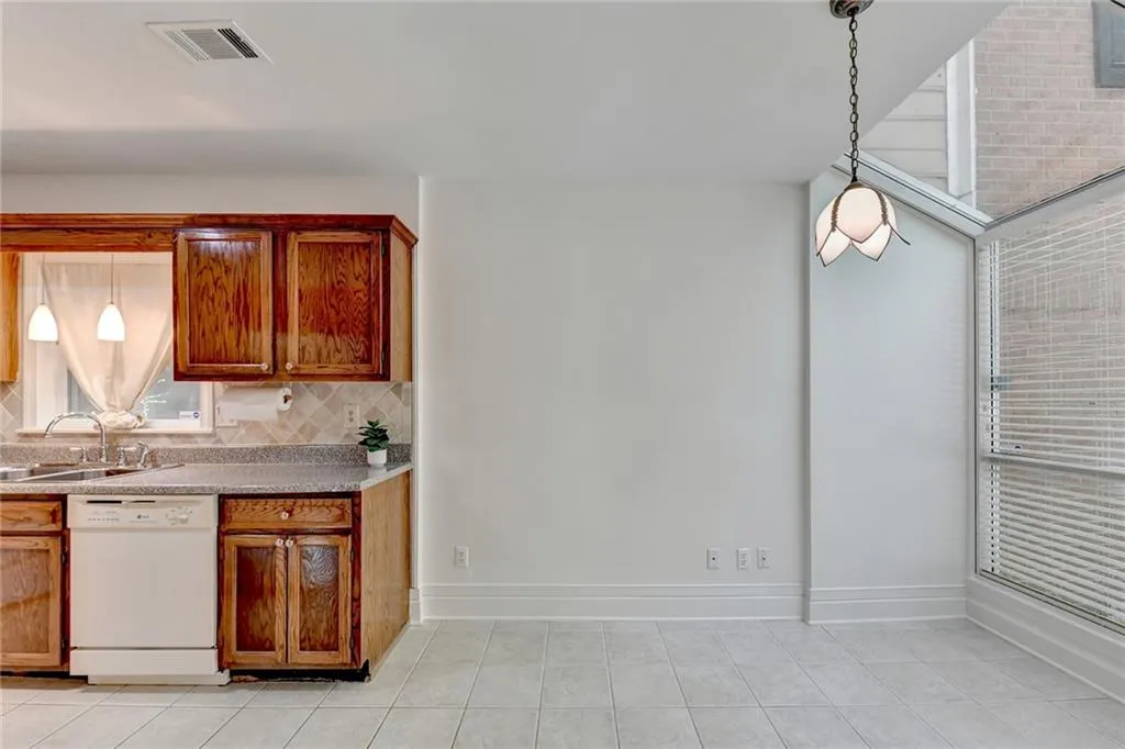 7500 Roswell Road Unit 65, Atlanta, Georgia 30350, 2 Bedrooms Bedrooms, ,2 BathroomsBathrooms,Residential,Sold,7500 Roswell Road Unit 65,7446802