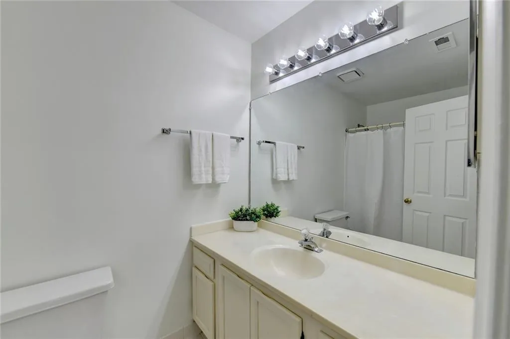 7500 Roswell Road Unit 65, Atlanta, Georgia 30350, 2 Bedrooms Bedrooms, ,2 BathroomsBathrooms,Residential,Sold,7500 Roswell Road Unit 65,7446802