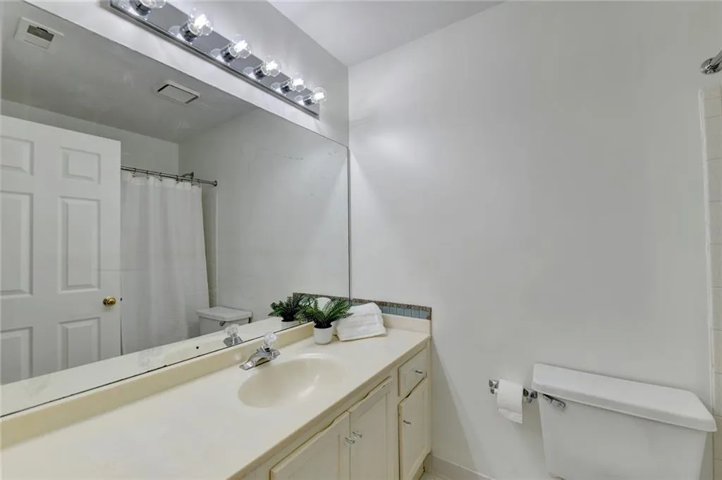 7500 Roswell Road Unit 65, Atlanta, Georgia 30350, 2 Bedrooms Bedrooms, ,2 BathroomsBathrooms,Residential,Sold,7500 Roswell Road Unit 65,7446802
