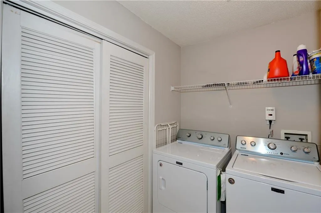 703 Bainbridge Drive Unit 703, Atlanta, Georgia 30327, 2 Bedrooms Bedrooms, ,2 BathroomsBathrooms,Residential,Sold,703 Bainbridge Drive Unit 703,6117194
