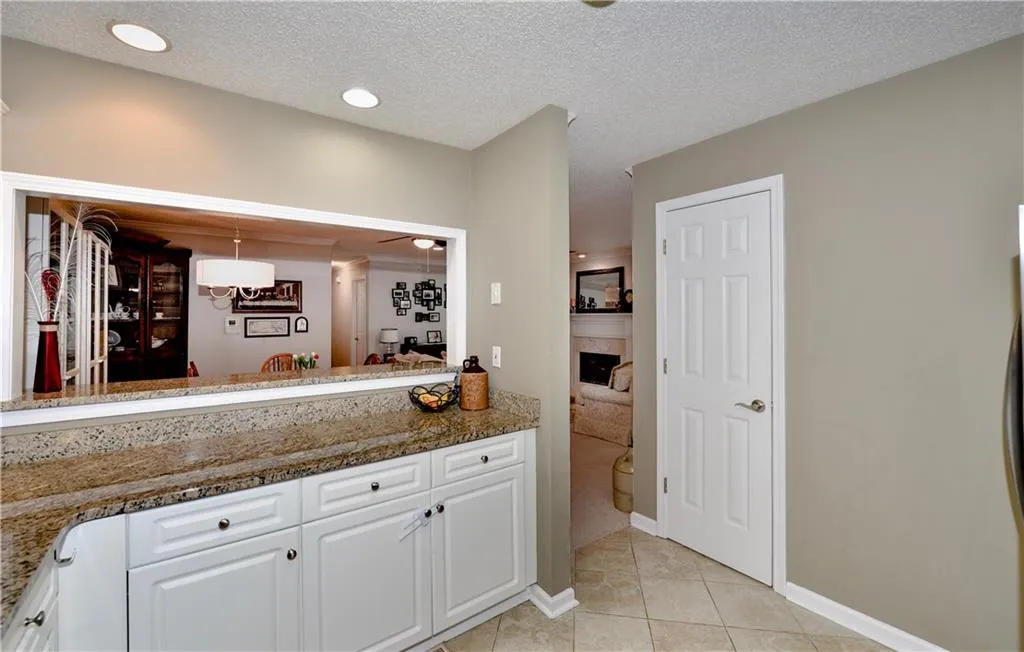 703 Bainbridge Drive Unit 703, Atlanta, Georgia 30327, 2 Bedrooms Bedrooms, ,2 BathroomsBathrooms,Residential,Sold,703 Bainbridge Drive Unit 703,6117194