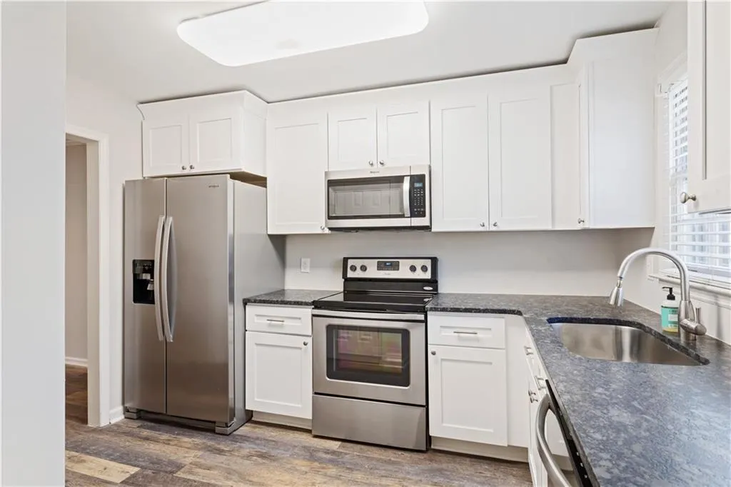 Bright Kitchen with all new appliances