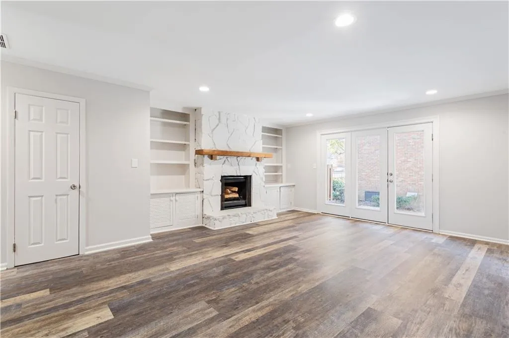 Great Room and Dining Area combo also get great light
