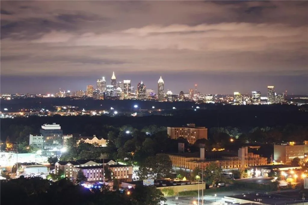 3324 Peachtree Road Ne Unit 2202, Atlanta, Georgia 30326, 2 Bedrooms Bedrooms, 0 ,2 BathroomsBathrooms,Residential,For Sale,3324 Peachtree Road Ne Unit 2202,7799645