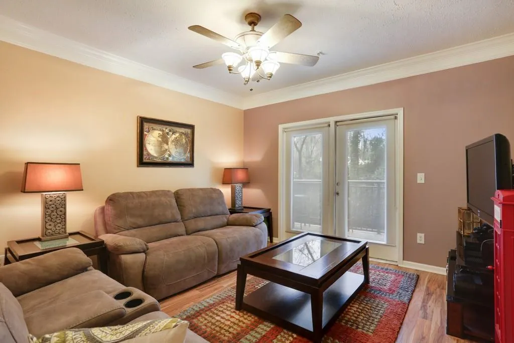 5559 Glenridge Drive Unit 1108, Atlanta, Georgia 30342, 1 Bedroom Bedrooms, ,1 BathroomBathrooms,Residential,Sold,5559 Glenridge Drive Unit 1108,5630764