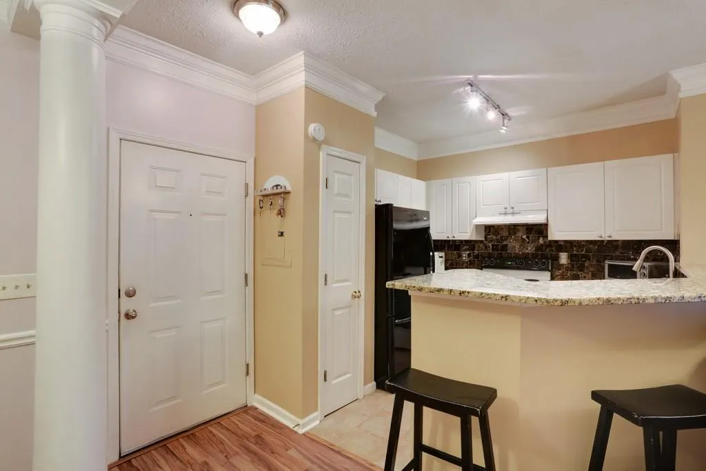 5559 Glenridge Drive Unit 1108, Atlanta, Georgia 30342, 1 Bedroom Bedrooms, ,1 BathroomBathrooms,Residential,Sold,5559 Glenridge Drive Unit 1108,5630764