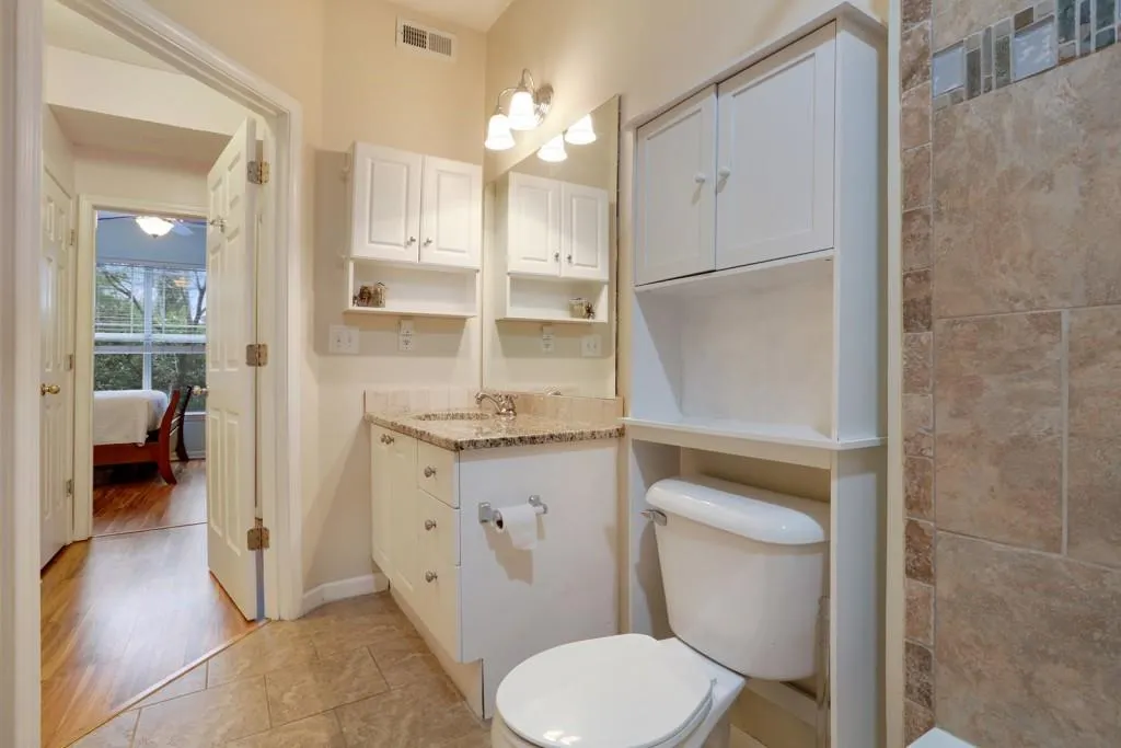 5559 Glenridge Drive Unit 1108, Atlanta, Georgia 30342, 1 Bedroom Bedrooms, ,1 BathroomBathrooms,Residential,Sold,5559 Glenridge Drive Unit 1108,5630764