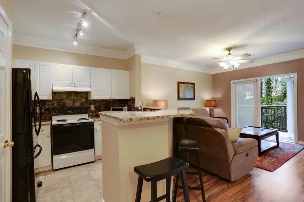 5559 Glenridge Drive Unit 1108, Atlanta, Georgia 30342, 1 Bedroom Bedrooms, ,1 BathroomBathrooms,Residential,Sold,5559 Glenridge Drive Unit 1108,5630764