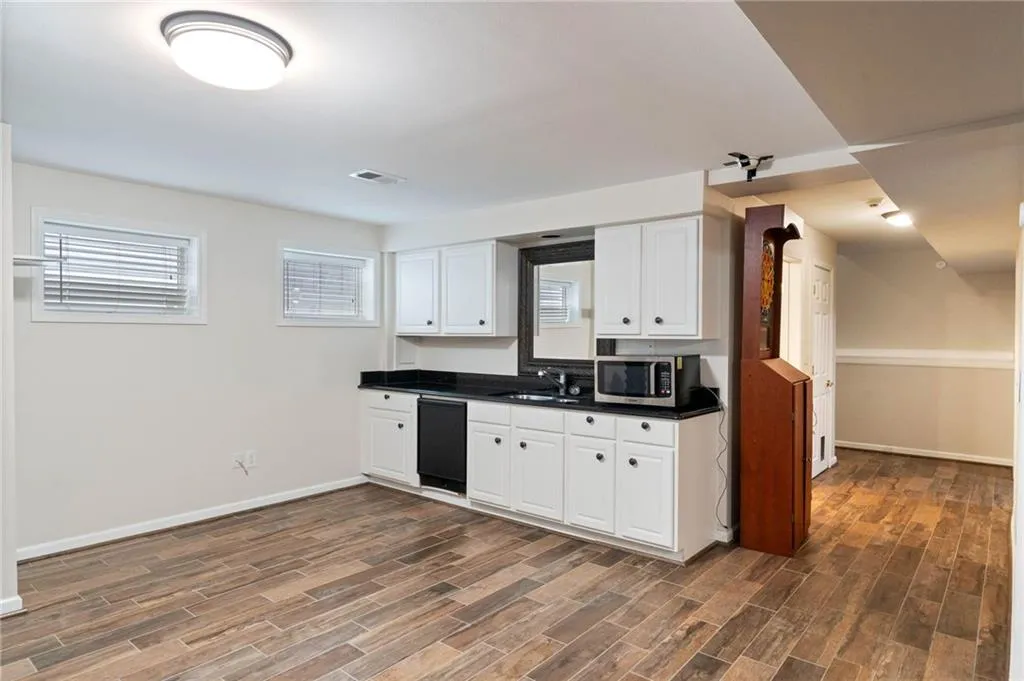 34 Peachtree Circle Ne, Atlanta, Georgia 30309, 5 Bedrooms Bedrooms, ,5 BathroomsBathrooms,Residential,For Sale,34 Peachtree Circle Ne,7616623
