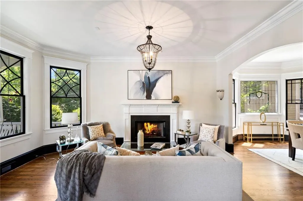 34 Peachtree Circle Ne, Atlanta, Georgia 30309, 5 Bedrooms Bedrooms, ,5 BathroomsBathrooms,Residential,For Sale,34 Peachtree Circle Ne,7616623