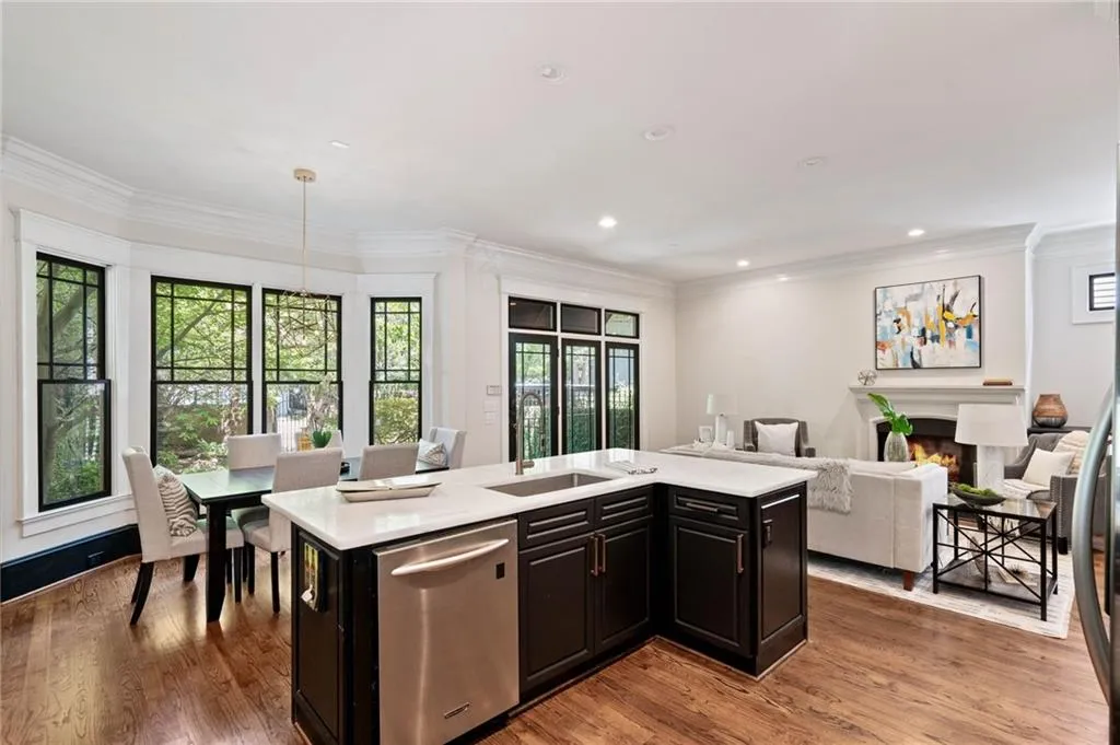 34 Peachtree Circle Ne, Atlanta, Georgia 30309, 5 Bedrooms Bedrooms, ,5 BathroomsBathrooms,Residential,For Sale,34 Peachtree Circle Ne,7616623
