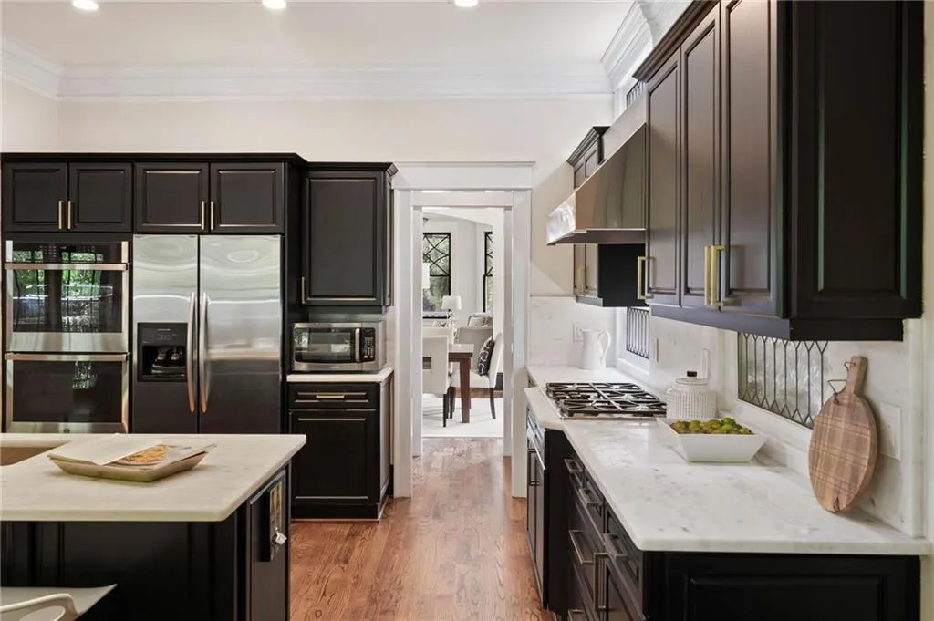 34 Peachtree Circle Ne, Atlanta, Georgia 30309, 5 Bedrooms Bedrooms, ,5 BathroomsBathrooms,Residential,For Sale,34 Peachtree Circle Ne,7616623