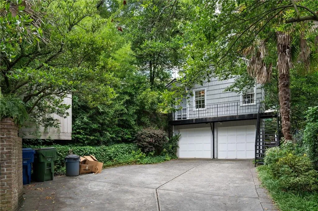 34 Peachtree Circle Ne, Atlanta, Georgia 30309, 5 Bedrooms Bedrooms, ,5 BathroomsBathrooms,Residential,For Sale,34 Peachtree Circle Ne,7616623
