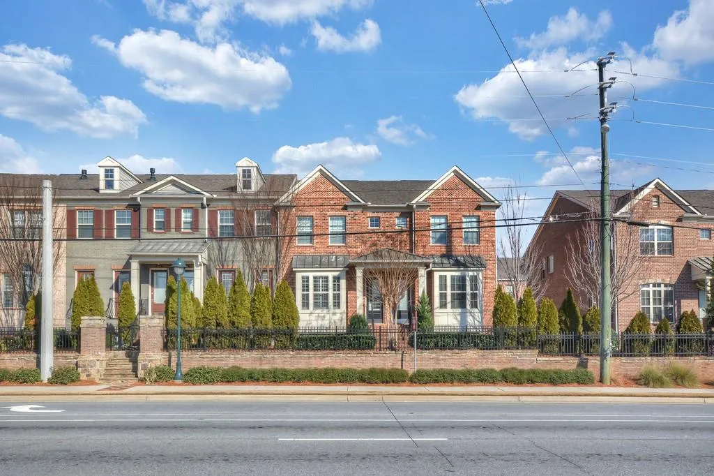 315 Alderwood Lane, Sandy Springs, Georgia 30328, 3 Bedrooms Bedrooms, ,3 BathroomsBathrooms,Residential,Sold,315 Alderwood Lane,6503730