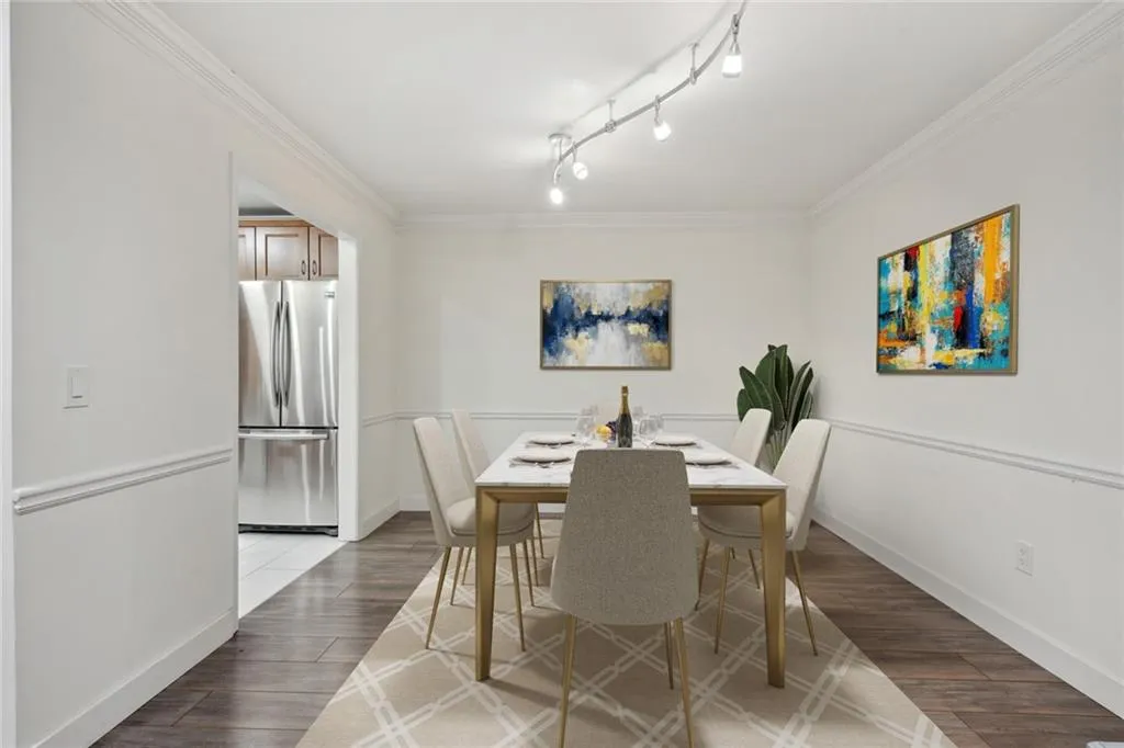 608 Abingdon Way, Atlanta, Georgia 30328, 2 Bedrooms Bedrooms, ,2 BathroomsBathrooms,Residential,Sold,608 Abingdon Way,7452787