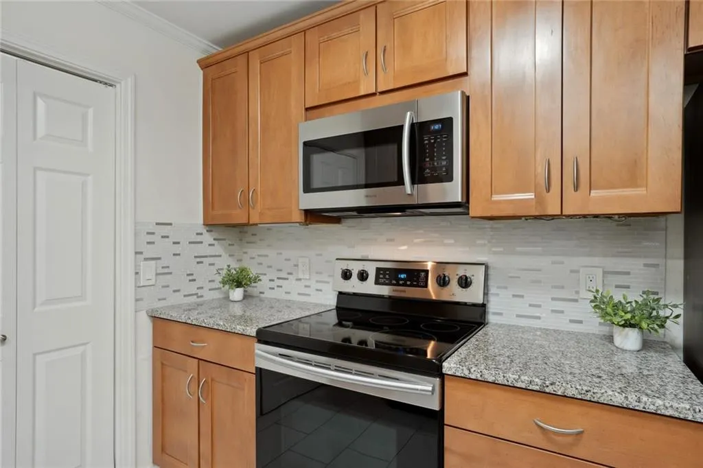 608 Abingdon Way, Atlanta, Georgia 30328, 2 Bedrooms Bedrooms, ,2 BathroomsBathrooms,Residential,Sold,608 Abingdon Way,7452787