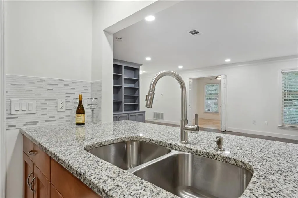 608 Abingdon Way, Atlanta, Georgia 30328, 2 Bedrooms Bedrooms, ,2 BathroomsBathrooms,Residential,Sold,608 Abingdon Way,7452787