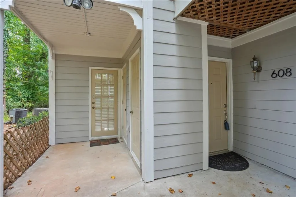 608 Abingdon Way, Atlanta, Georgia 30328, 2 Bedrooms Bedrooms, ,2 BathroomsBathrooms,Residential,Sold,608 Abingdon Way,7452787