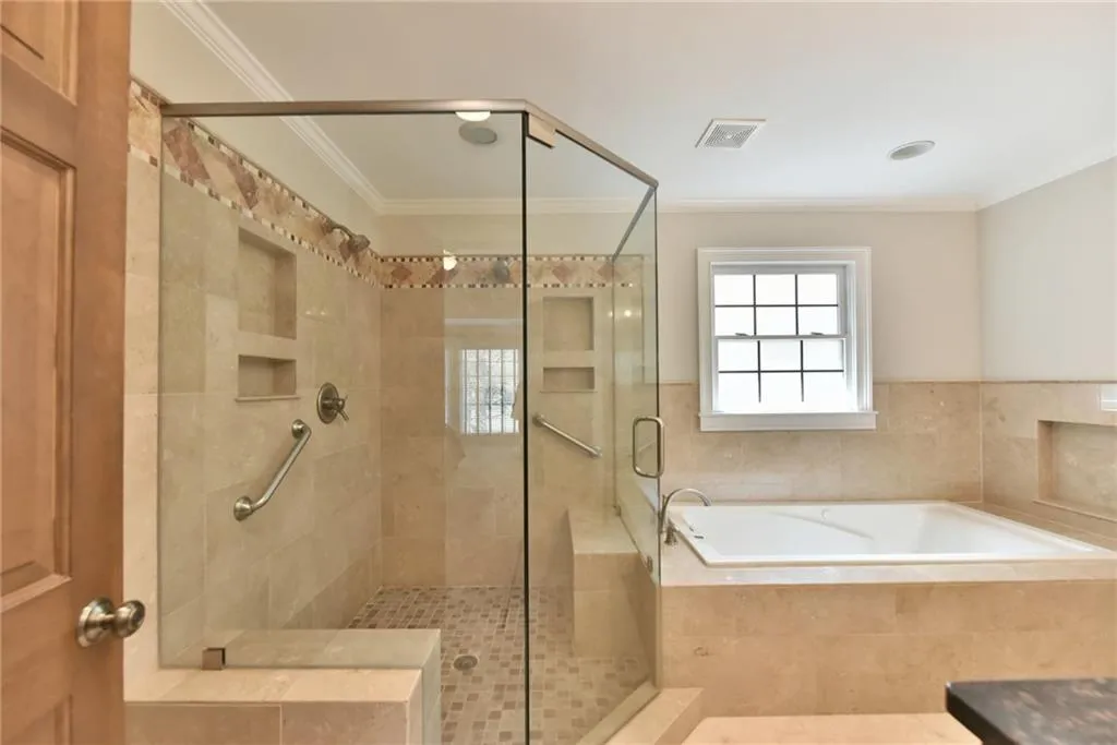 7410 Crompton Court N, Atlanta, Georgia 30350, 5 Bedrooms Bedrooms, ,4 BathroomsBathrooms,Residential,Sold,7410 Crompton Court N,5825836