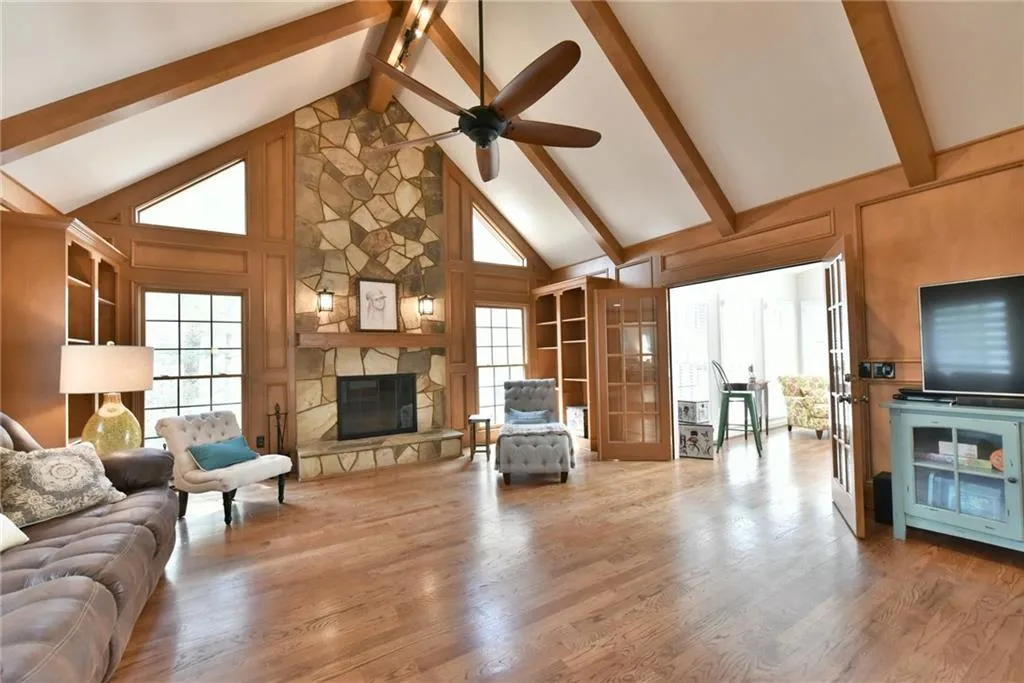 7410 Crompton Court N, Atlanta, Georgia 30350, 5 Bedrooms Bedrooms, ,4 BathroomsBathrooms,Residential,Sold,7410 Crompton Court N,5825836