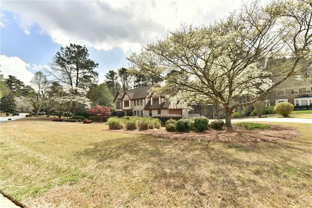 7410 Crompton Court N, Atlanta, Georgia 30350, 5 Bedrooms Bedrooms, ,4 BathroomsBathrooms,Residential,Sold,7410 Crompton Court N,5825836