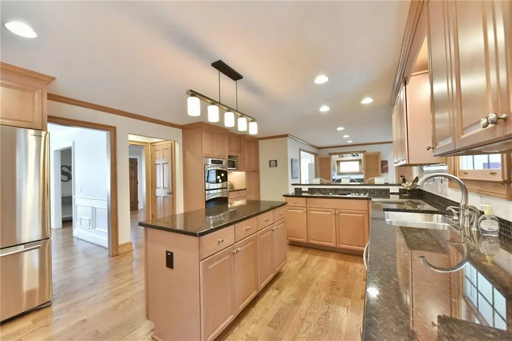 7410 Crompton Court N, Atlanta, Georgia 30350, 5 Bedrooms Bedrooms, ,4 BathroomsBathrooms,Residential,Sold,7410 Crompton Court N,5825836