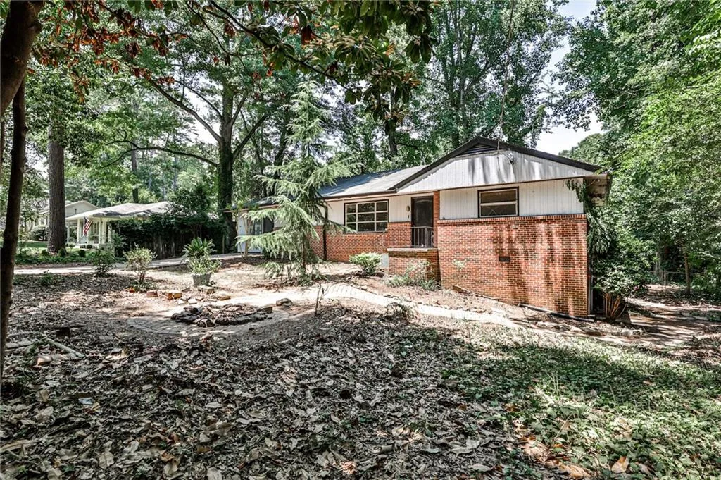 500 Brookfield Drive Ne, Sandy Springs, Georgia 30342, 3 Bedrooms Bedrooms, ,2 BathroomsBathrooms,Residential,Sold,500 Brookfield Drive Ne,7072422