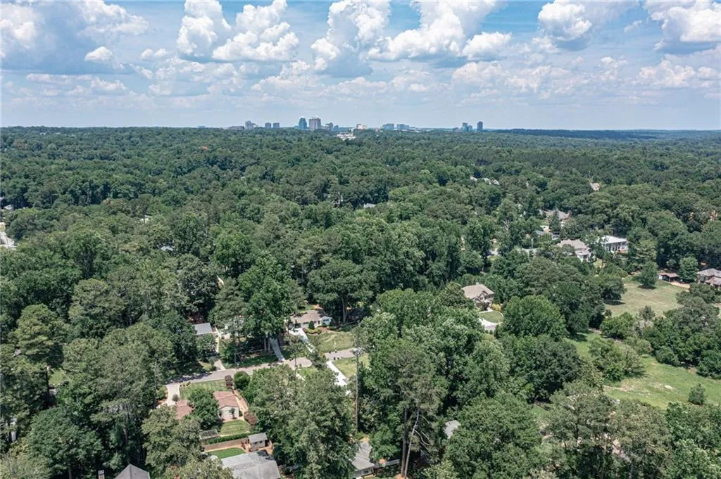 500 Brookfield Drive Ne, Sandy Springs, Georgia 30342, 3 Bedrooms Bedrooms, ,2 BathroomsBathrooms,Residential,Sold,500 Brookfield Drive Ne,7072422