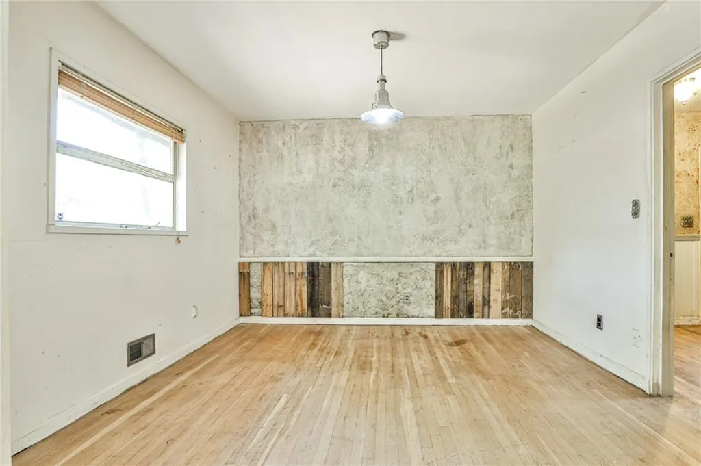 500 Brookfield Drive Ne, Sandy Springs, Georgia 30342, 3 Bedrooms Bedrooms, ,2 BathroomsBathrooms,Residential,Sold,500 Brookfield Drive Ne,7072422