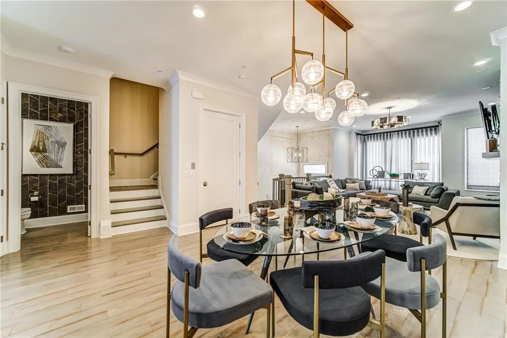 4512 Collins Avenue Unit 10, Atlanta, Georgia 30342, 4 Bedrooms Bedrooms, ,4 BathroomsBathrooms,Residential,Sold,4512 Collins Avenue Unit 10,6812831
