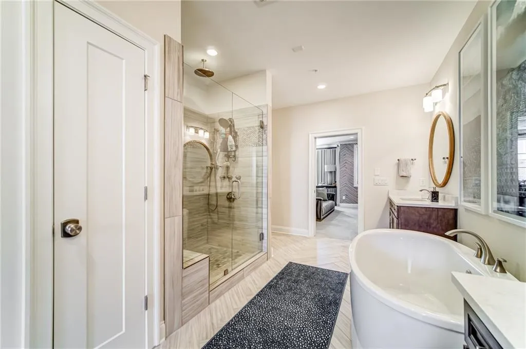 4512 Collins Avenue Unit 10, Atlanta, Georgia 30342, 4 Bedrooms Bedrooms, ,4 BathroomsBathrooms,Residential,Sold,4512 Collins Avenue Unit 10,6812831
