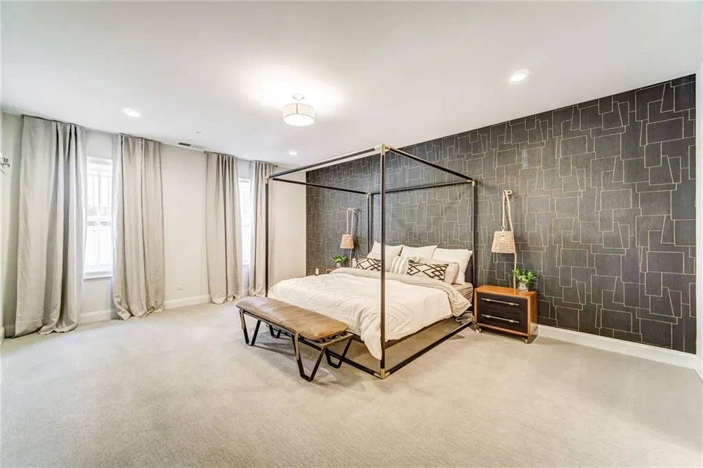 4512 Collins Avenue Unit 10, Atlanta, Georgia 30342, 4 Bedrooms Bedrooms, ,4 BathroomsBathrooms,Residential,Sold,4512 Collins Avenue Unit 10,6812831