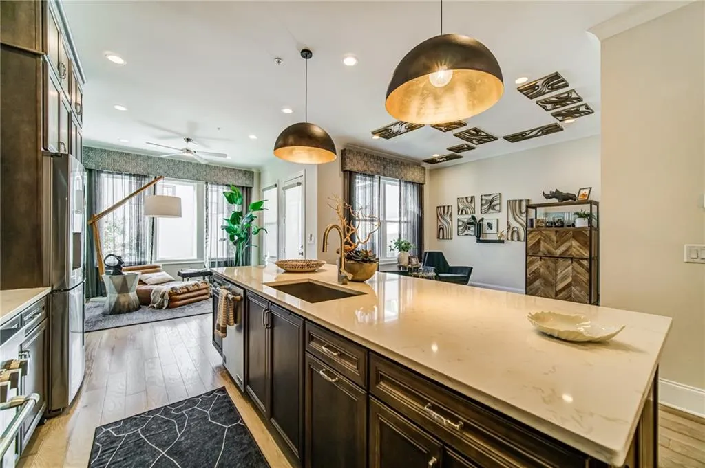 4512 Collins Avenue Unit 10, Atlanta, Georgia 30342, 4 Bedrooms Bedrooms, ,4 BathroomsBathrooms,Residential,Sold,4512 Collins Avenue Unit 10,6812831