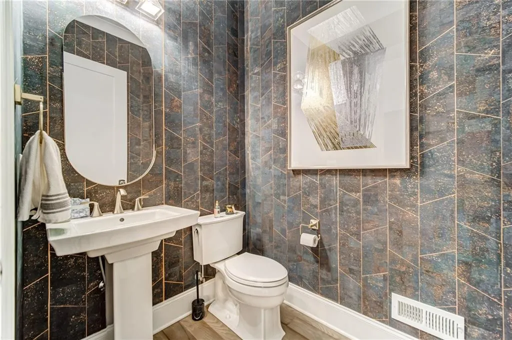 4512 Collins Avenue Unit 10, Atlanta, Georgia 30342, 4 Bedrooms Bedrooms, ,4 BathroomsBathrooms,Residential,Sold,4512 Collins Avenue Unit 10,6812831