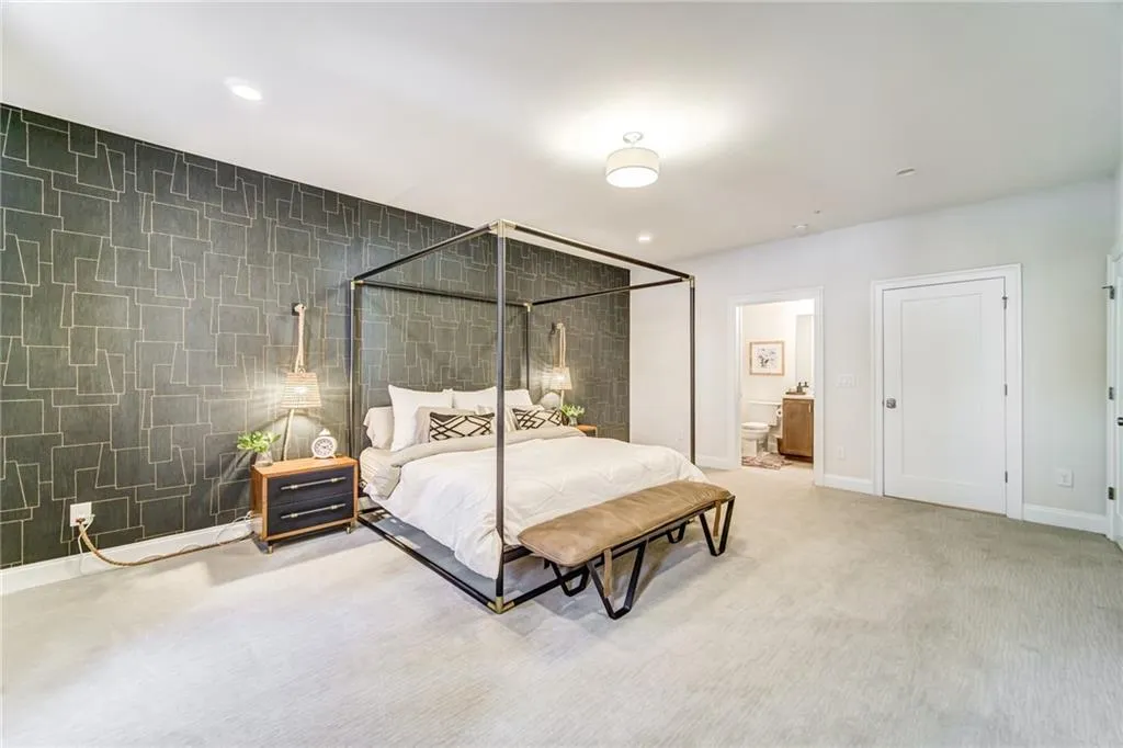 4512 Collins Avenue Unit 10, Atlanta, Georgia 30342, 4 Bedrooms Bedrooms, ,4 BathroomsBathrooms,Residential,Sold,4512 Collins Avenue Unit 10,6812831