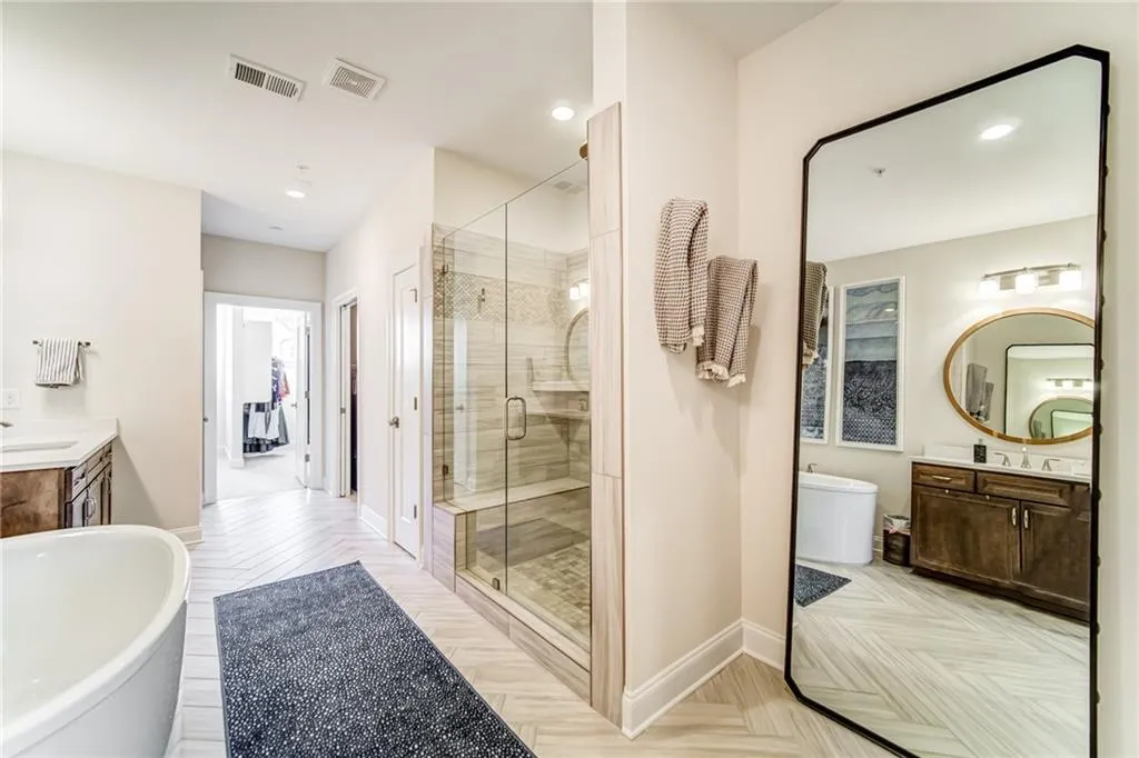 4512 Collins Avenue Unit 10, Atlanta, Georgia 30342, 4 Bedrooms Bedrooms, ,4 BathroomsBathrooms,Residential,Sold,4512 Collins Avenue Unit 10,6812831
