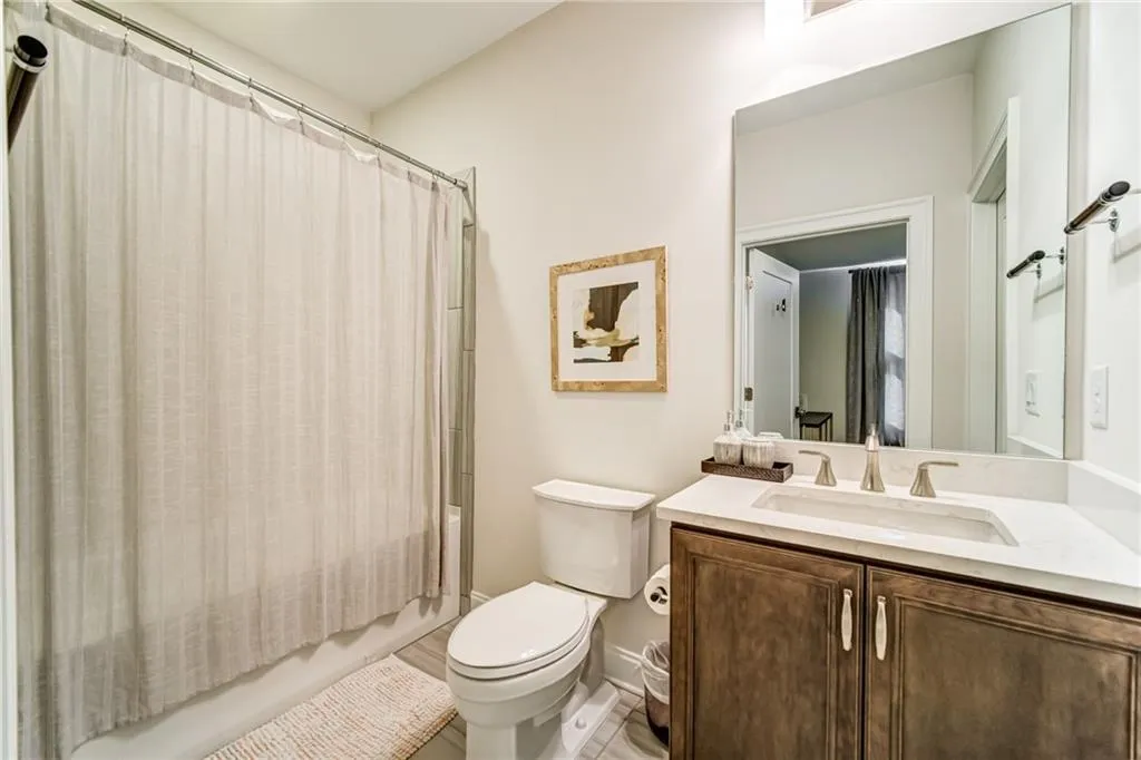 4512 Collins Avenue Unit 10, Atlanta, Georgia 30342, 4 Bedrooms Bedrooms, ,4 BathroomsBathrooms,Residential,Sold,4512 Collins Avenue Unit 10,6812831
