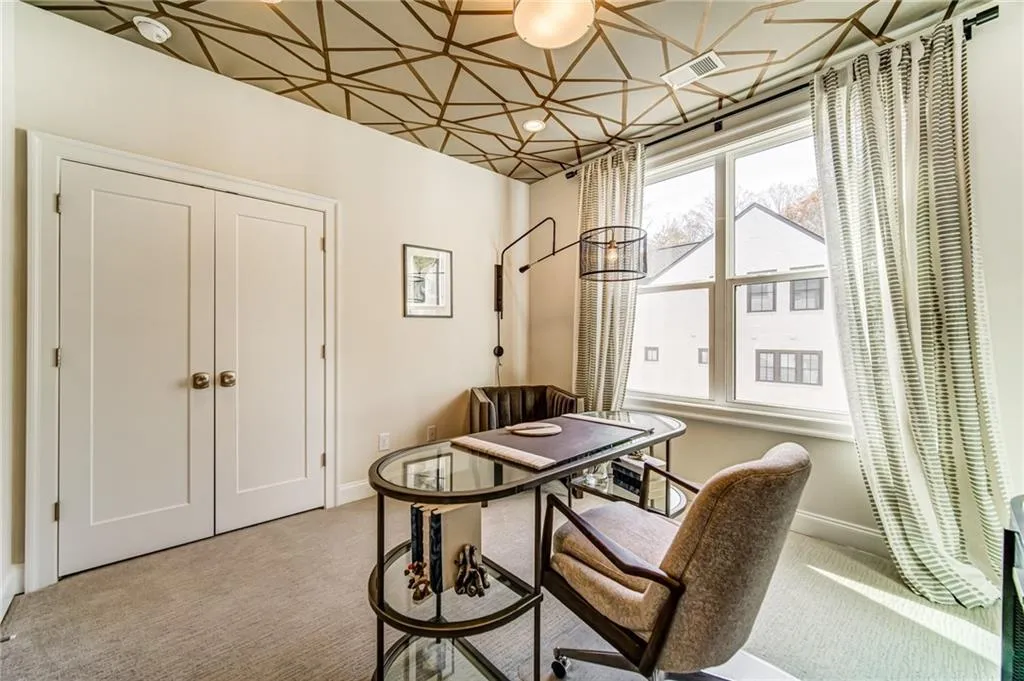 4512 Collins Avenue Unit 10, Atlanta, Georgia 30342, 4 Bedrooms Bedrooms, ,4 BathroomsBathrooms,Residential,Sold,4512 Collins Avenue Unit 10,6812831