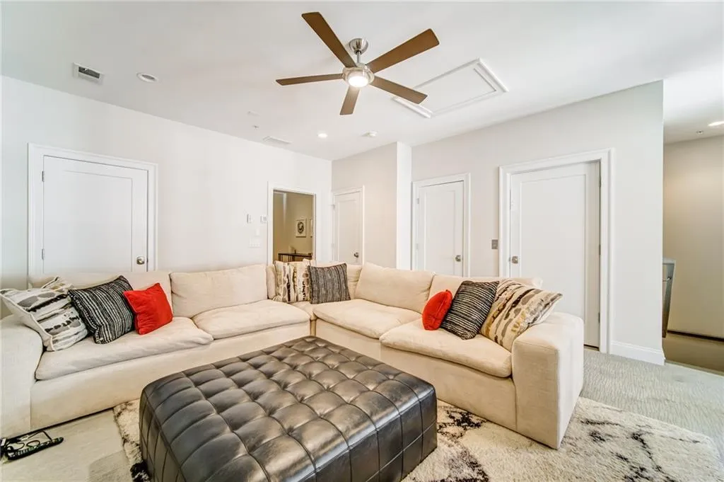 4512 Collins Avenue Unit 10, Atlanta, Georgia 30342, 4 Bedrooms Bedrooms, ,4 BathroomsBathrooms,Residential,Sold,4512 Collins Avenue Unit 10,6812831