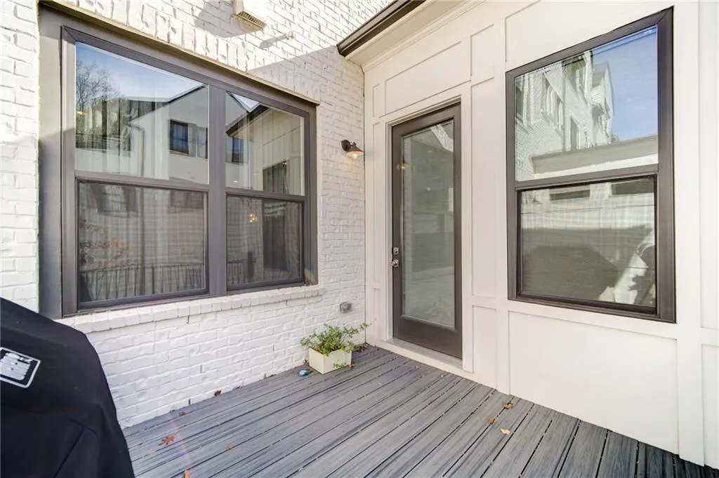 4512 Collins Avenue Unit 10, Atlanta, Georgia 30342, 4 Bedrooms Bedrooms, ,4 BathroomsBathrooms,Residential,Sold,4512 Collins Avenue Unit 10,6812831