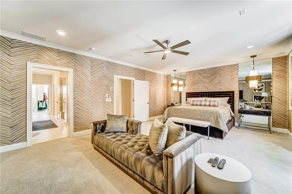 4512 Collins Avenue Unit 10, Atlanta, Georgia 30342, 4 Bedrooms Bedrooms, ,4 BathroomsBathrooms,Residential,Sold,4512 Collins Avenue Unit 10,6812831