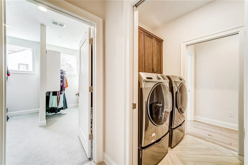 4512 Collins Avenue Unit 10, Atlanta, Georgia 30342, 4 Bedrooms Bedrooms, ,4 BathroomsBathrooms,Residential,Sold,4512 Collins Avenue Unit 10,6812831