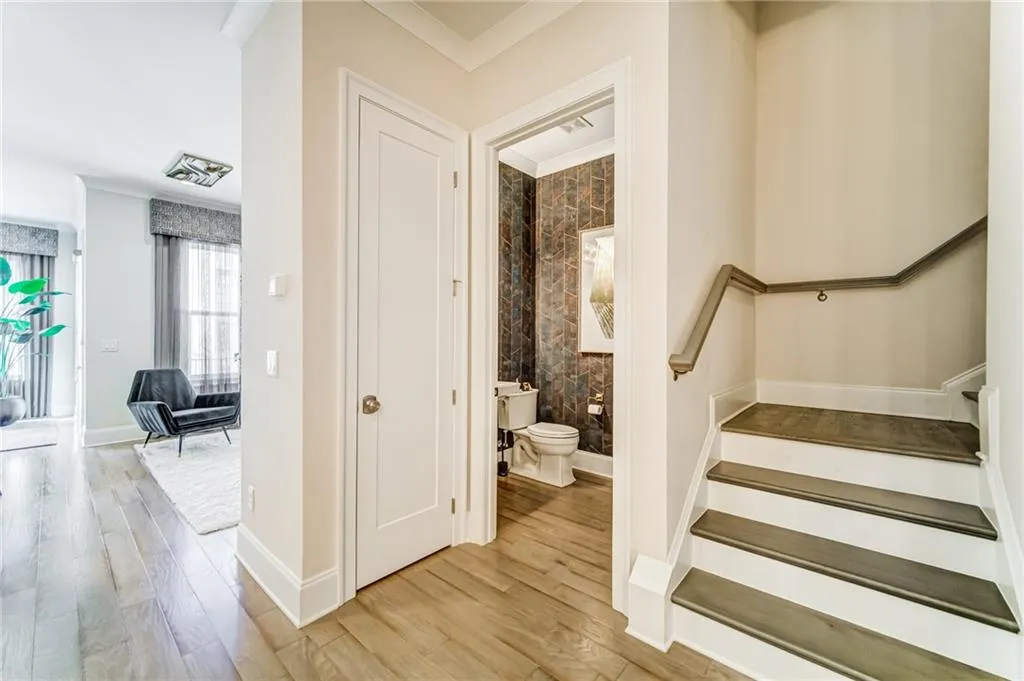 4512 Collins Avenue Unit 10, Atlanta, Georgia 30342, 4 Bedrooms Bedrooms, ,4 BathroomsBathrooms,Residential,Sold,4512 Collins Avenue Unit 10,6812831