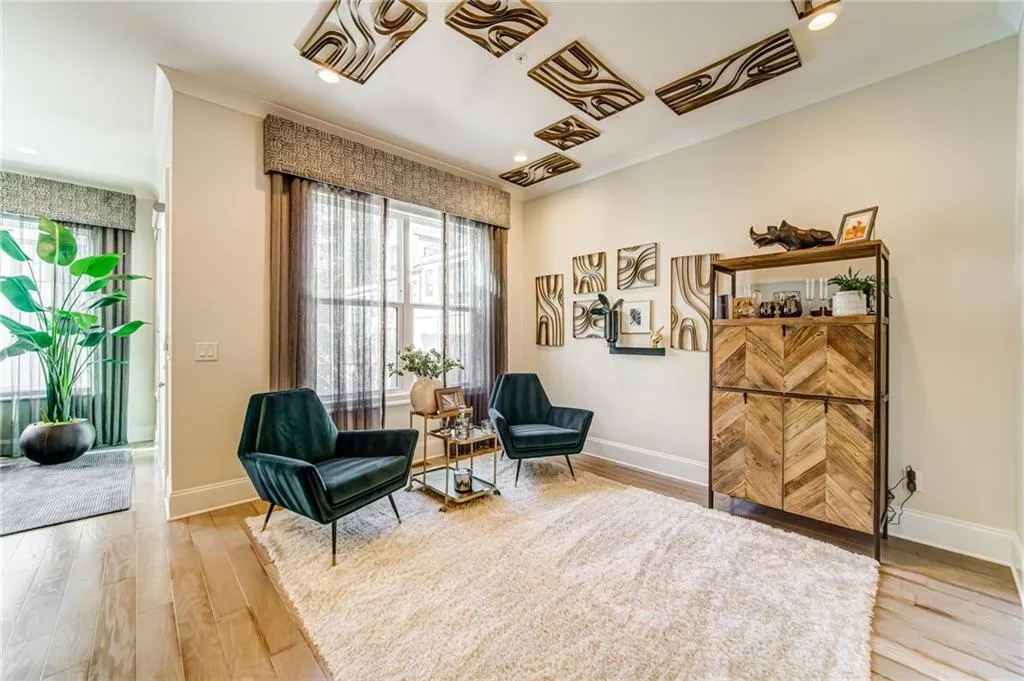 4512 Collins Avenue Unit 10, Atlanta, Georgia 30342, 4 Bedrooms Bedrooms, ,4 BathroomsBathrooms,Residential,Sold,4512 Collins Avenue Unit 10,6812831