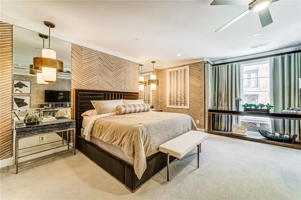 4512 Collins Avenue Unit 10, Atlanta, Georgia 30342, 4 Bedrooms Bedrooms, ,4 BathroomsBathrooms,Residential,Sold,4512 Collins Avenue Unit 10,6812831