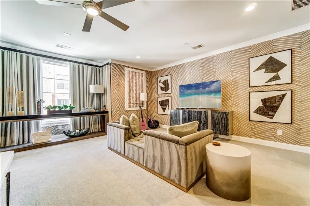 4512 Collins Avenue Unit 10, Atlanta, Georgia 30342, 4 Bedrooms Bedrooms, ,4 BathroomsBathrooms,Residential,Sold,4512 Collins Avenue Unit 10,6812831