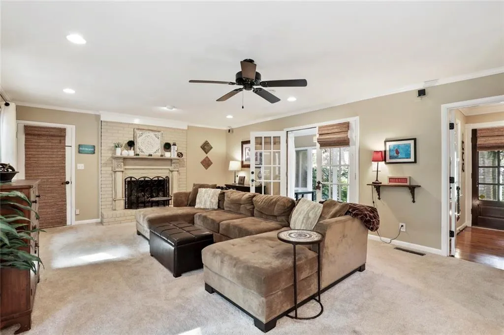 540 Tanacrest Drive, Sandy Springs, Georgia 30328, 3 Bedrooms Bedrooms, ,2 BathroomsBathrooms,Residential,Sold,540 Tanacrest Drive,6962905